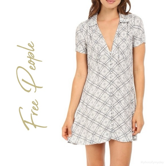 Free People Dresses & Skirts - Free People Collared V Neck Button Up Mini Dress size 8